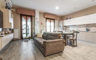 AMPIO 4 LOCALI RISTRUTTURATO CON BOX DOPPIO