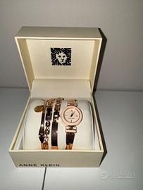 Set Orologio e Braccialetti Anne Klein