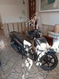 scooter Keeway Outlook 150