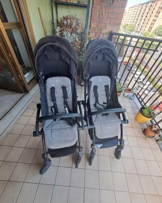 Coppia di passeggini gemellari