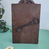 Portachiavi a cassettina vintage in legno da muro