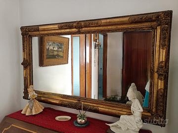 Specchio dell' 800 in legno lavorato e dorato 