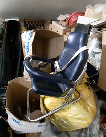 Seggiolino vintage da tavola per bambini.