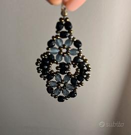 Orecchini e braccialetto in vetro e cristalli