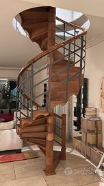 Scala di pregio in teak