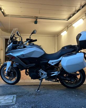 BMW F 900 XR immatricolata nel 2023.
