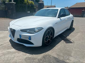 Alfa Romeo giulia 10/2018 allestimento veloce