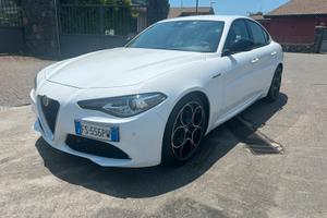 Alfa Romeo giulia 10/2018 allestimento veloce