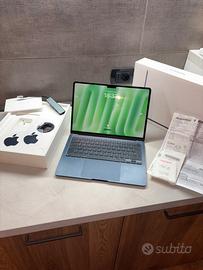 MacBook M2 (256GB Ram 8GB)