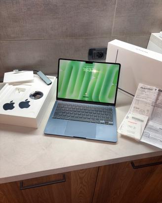 MacBook M2 (256GB Ram 8GB)