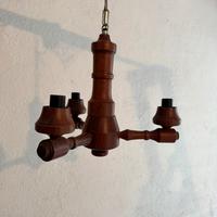 Lampadario in legno stile modernista