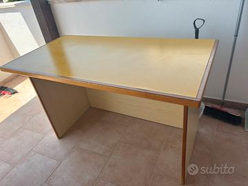 scrivania