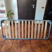 rete singola a doghe in legno 