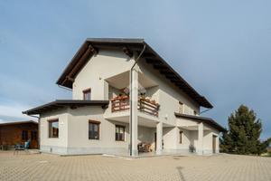 VILLA SINGOLA A CASELLE TORINESE