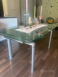 Tavolo in vetro temperato