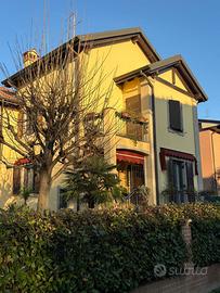 Villa a schiera in zona residenziale