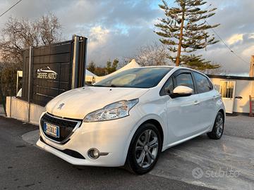 Peugeot 208 1.4 HDi 68 CV 5 porte Allure
