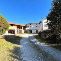 CASA CON GIARDINO PRIVATO - ampi spazi immersi ...