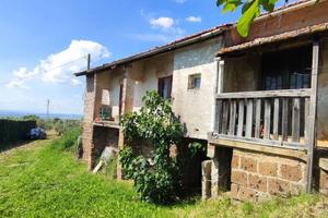 Rustico / Casale di 2920 m² con 2 locali e box aut