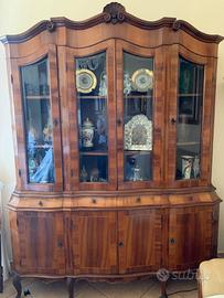 Credenza con cristalliera