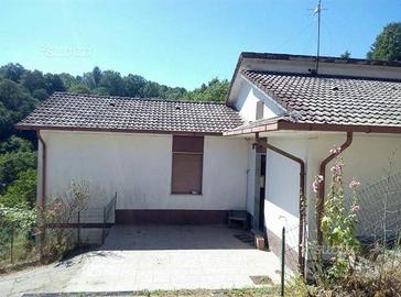 Casa in montagna, garage, terreni, magazzini