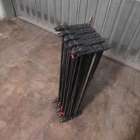 Parete attrezzata con faretti per stand o fiere