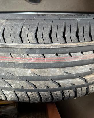 Pneumatico Continental 215/55 R18 e Cerchio Jeep