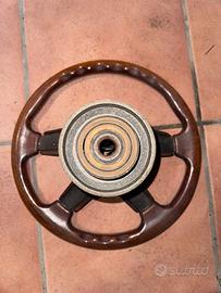 Volante sportivo Momo