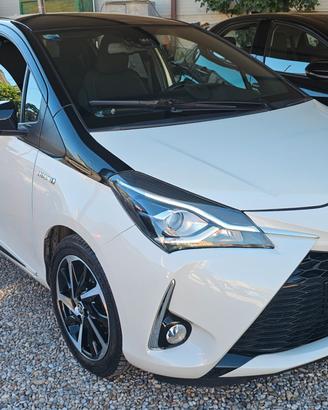 Toyota Yaris 1.5 Hybrid 5 porte Y20 Bitone