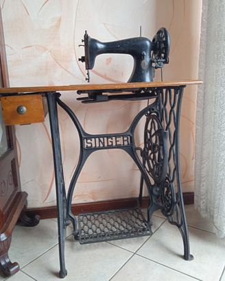 Macchina da cucire vintage  funzionante Singer