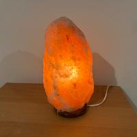 Lampada di sale dell’Himalaya naturale