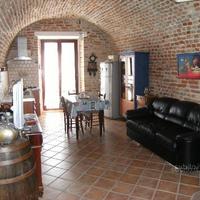 Caratteristico bilocale/loft arredato con giardino