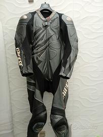 tuta completo Dainese con stivali 