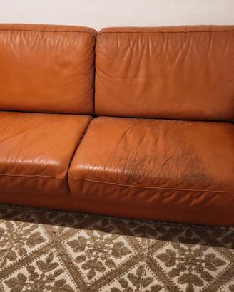 Divano letto in pelle