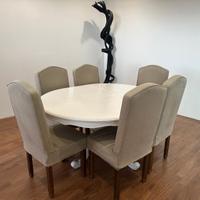 Tavolo bianco di legno e 6 sedie imbottite