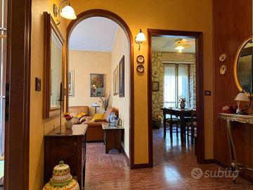 Appartamento di 897 m² con 3 locali a Sesto San Gi