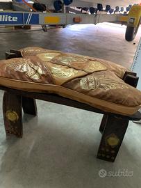 Sgabellino in legno etnico