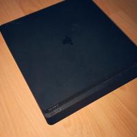 PlayStation 4 usata.