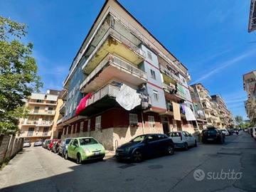 3 LOCALI A NAPOLI