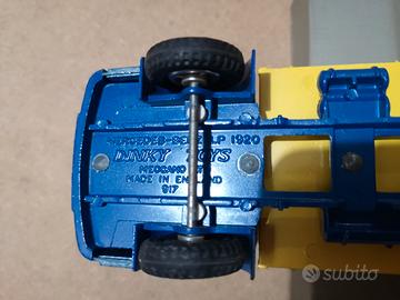 Camion Mercedes dinky toys