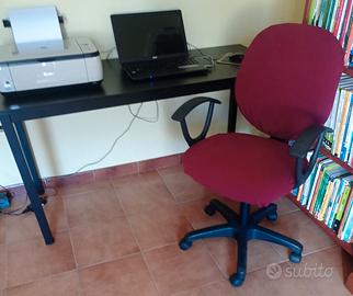scrivania con sedia 