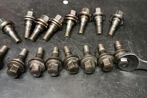 viti ruota per peugeot 206 anni 2000