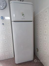 FRIGORIFERO ARISTON FUNZIONANTE (60x173x60).