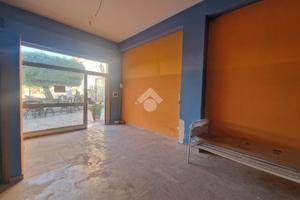 NEGOZIO A BALESTRATE