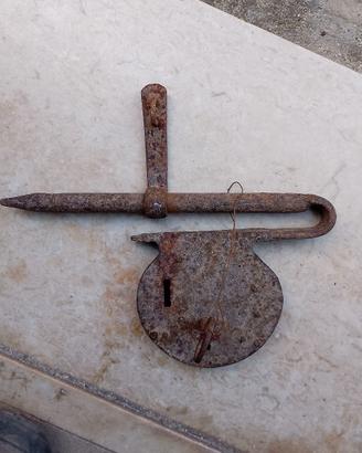 Lucchetto  ferro battuto con chiave