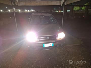 PUNTO 1.2 8V FANALONA ANNO 2004