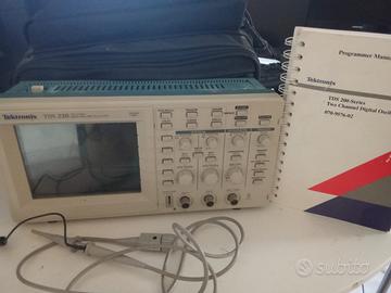 Oscilloscopio TDS 220