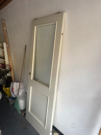 Porta scorrevole con scrigno