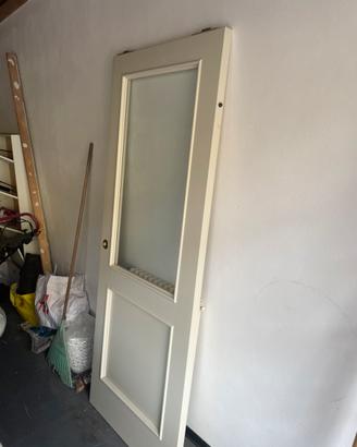 Porta scorrevole con scrigno