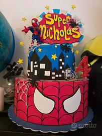 Torta finta per compleanni